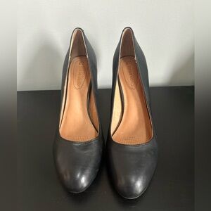 Corso Como Black Leather Round Toe Pumps